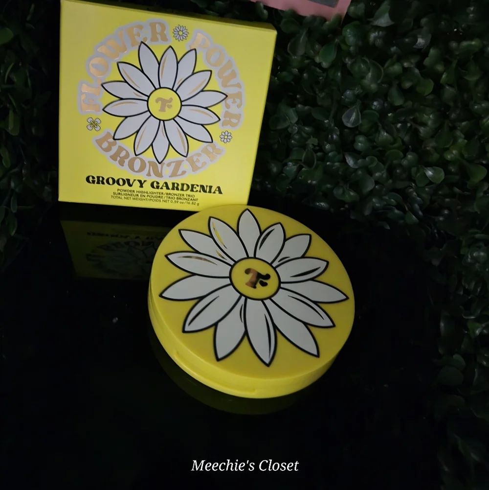 Trixie Cosmetics Flower Power Bronzer Groovy Gardenia NIB Authentic 2136A​